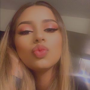 Meet your Posher, Yanitza